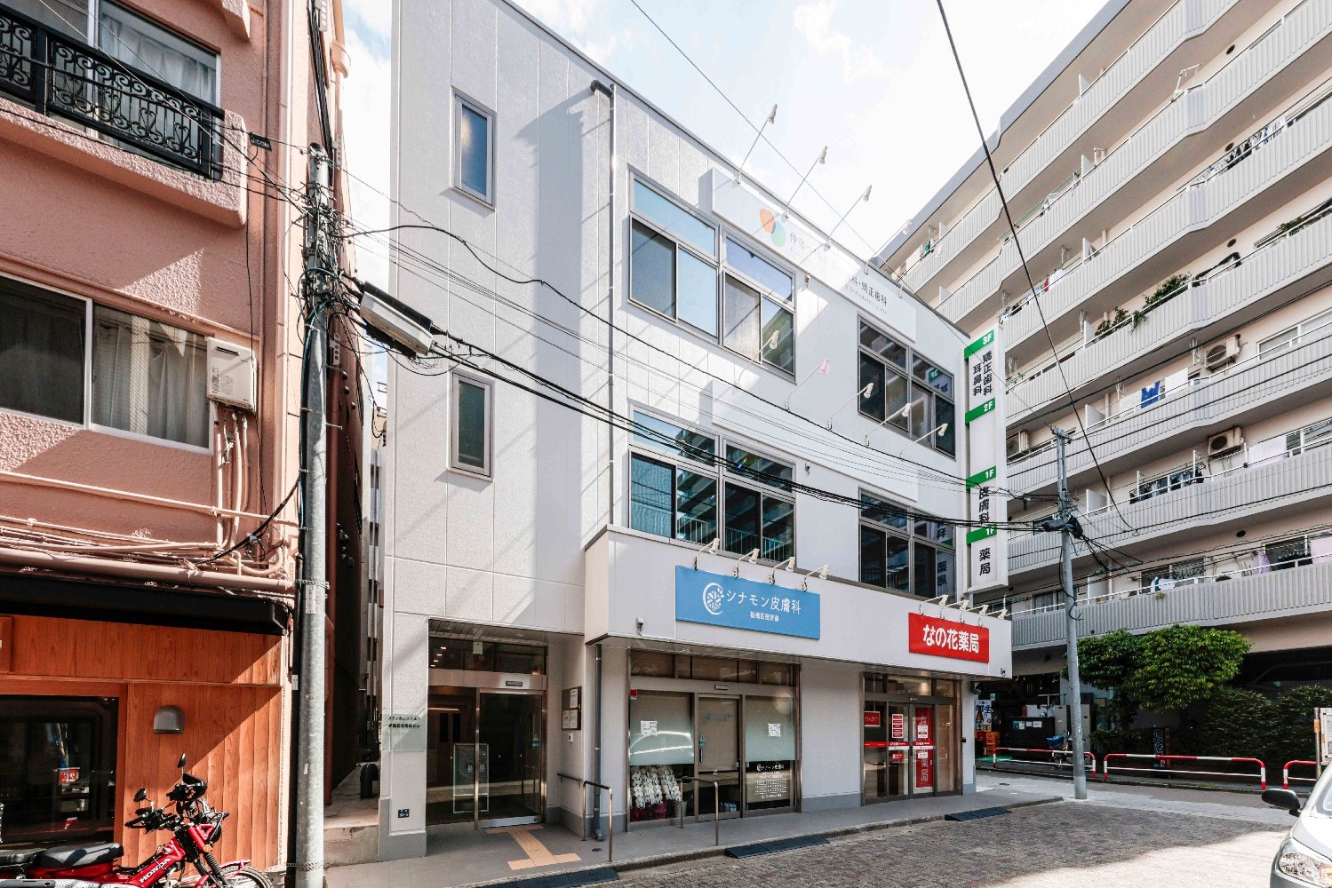 仲宿つくも耳鼻咽喉科・矯正歯科 入居ビル外観（3階）